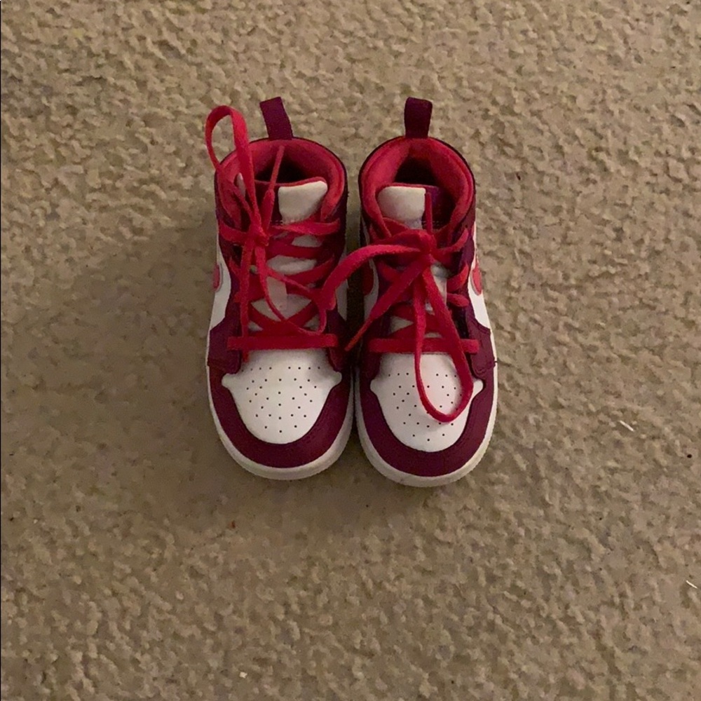 Jordan 1 mids